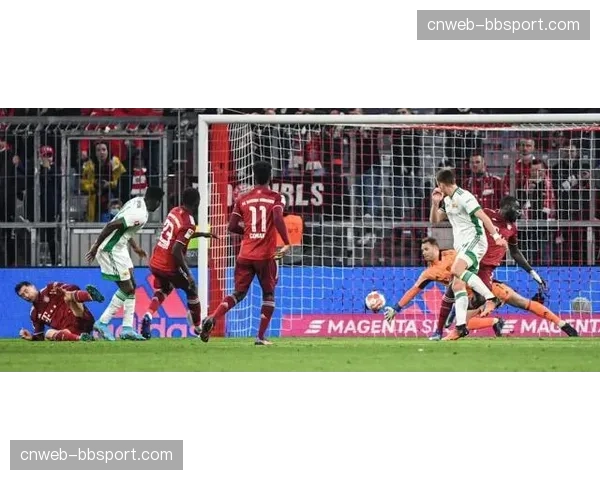 防线屡现失误，拜仁主场失利暴露阵容老化问题