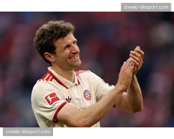 拜仁体育总监证实，已与穆勒就续约一年展开初步对话