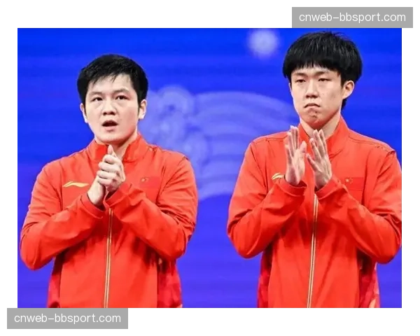 乒乓球新加坡大满贯赛,樊振东与王楚钦或会师男单决赛。 乒乓球新加坡大满贯赛,樊振东与王楚钦或会师男单决赛。