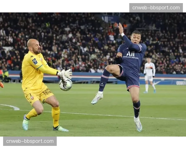 法国足球博物馆举办“法甲60年”特展,展示历年冠军奖杯与经典影像 法国足球博物馆举办“法甲60年”特展,展示历年冠军奖杯与经典影像